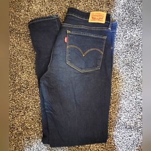 EUC Levi's 711 skinny jeans
